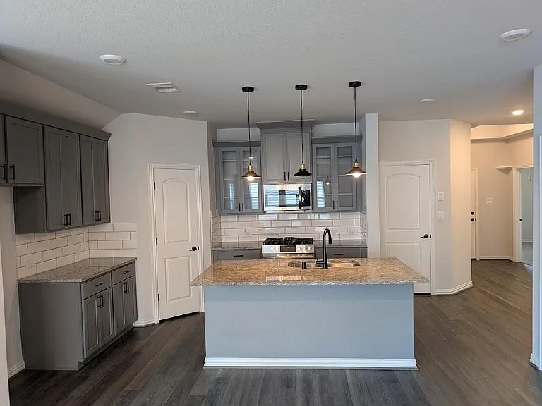 7020 Terra Ln — Photo 9