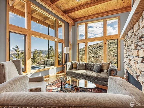 2nd image of 111 Hawks Meadow