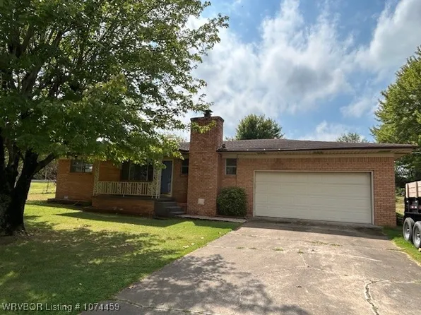 505 N 18th St, Ozark, AR 72949