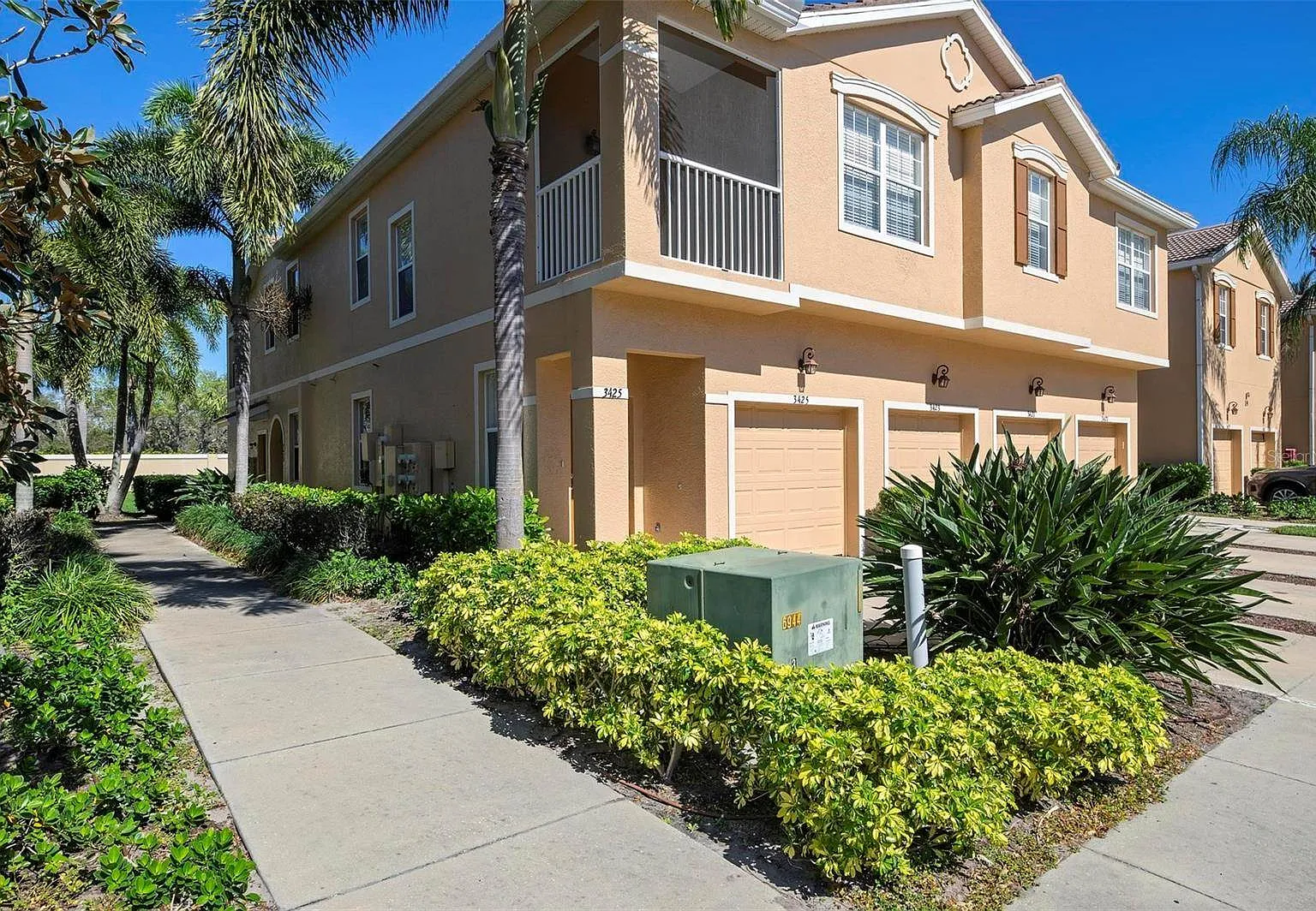 3 bed, 1210 sqft, $1,850 — Photo 3