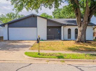705 Spring Forest Dr, Bedford, TX 76021