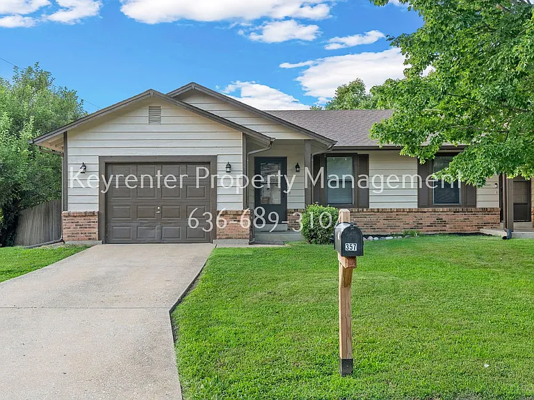 357 Della Dr — Photo 1