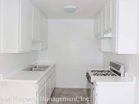 4th image of 727 W Hyde Park Blvd APT 203