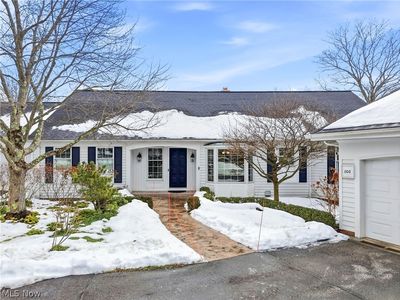 100 Manor Brook Dr, Chagrin Falls, OH, 44022