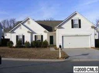 220 Everett Park Dr, Mooresville, NC 28115