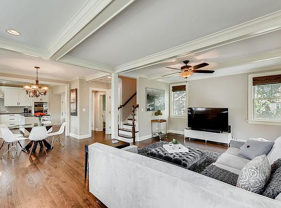 4th image of 411 Lake Ave