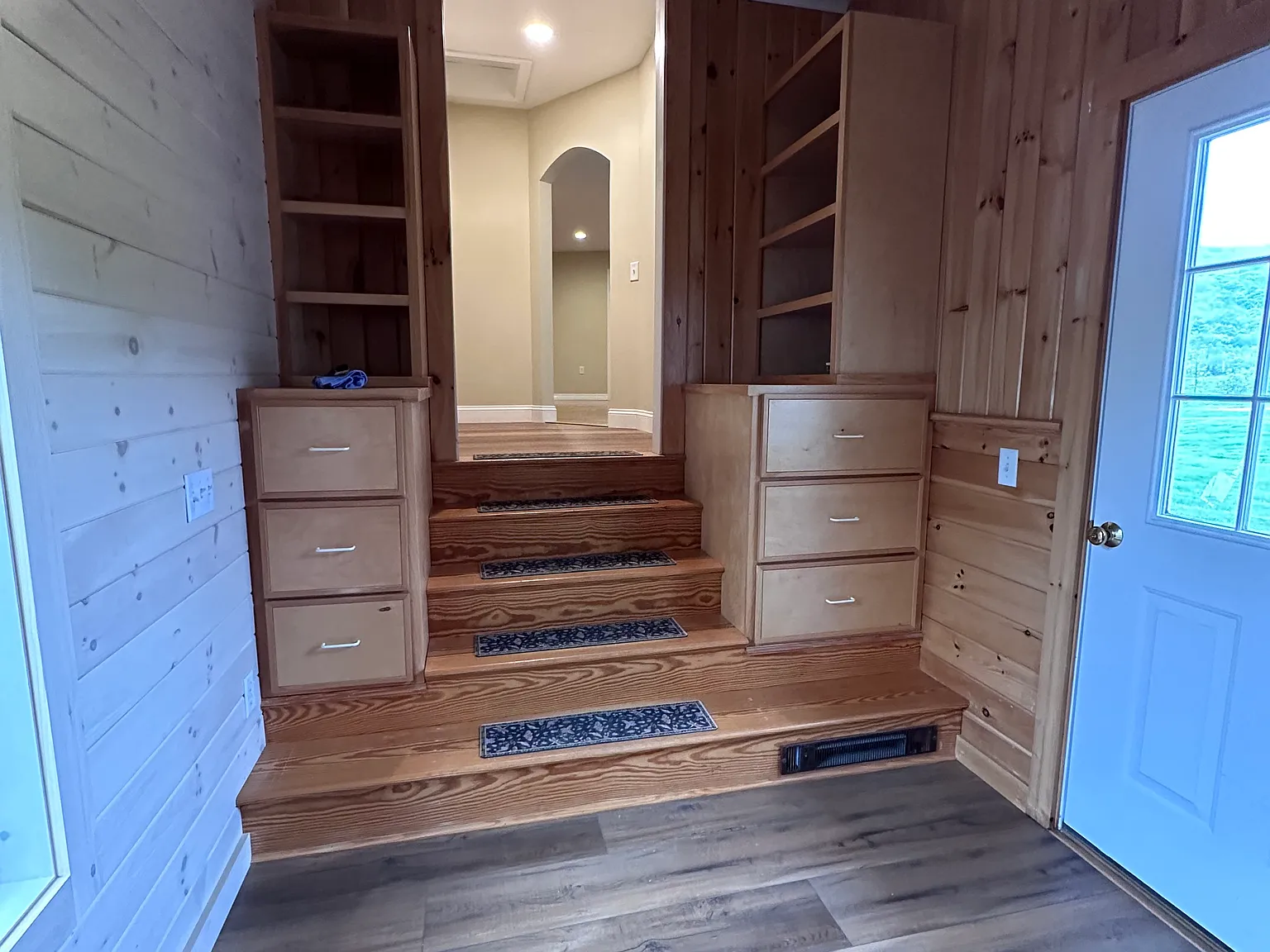 2 bed, 2000 sqft, $3,200 — Photo 4