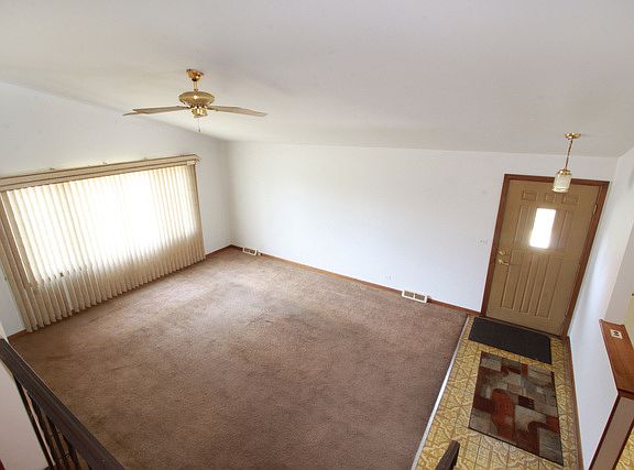 3rd image of 635 N Westmore Ave