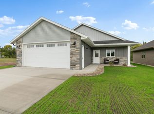 102 Serenity Ct, Avon, MN 56310