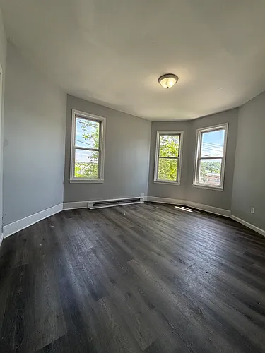 1 Oneida St Photo 1