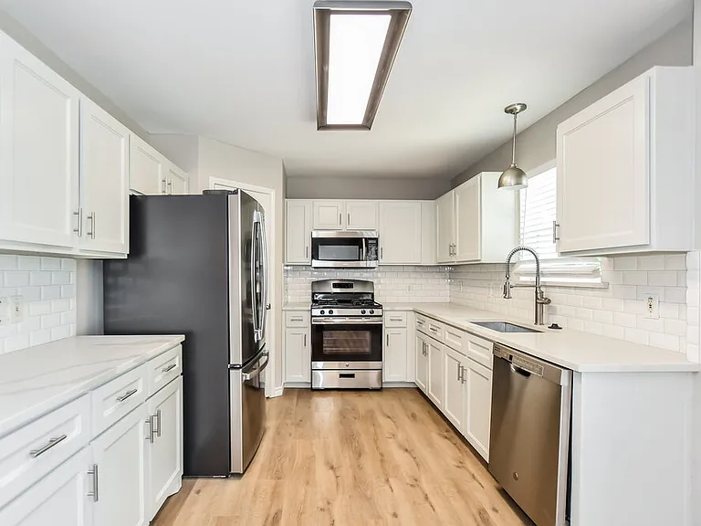 1401 Buckingham Dr — Photo 9