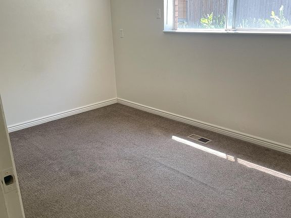 5th image of 985 S Lake St #4