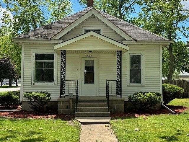 1st image of 802 W Moulton St