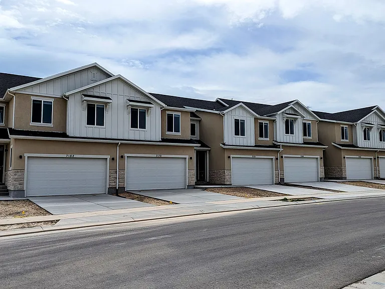 Hidden Hollow Townhomes — Photo 7