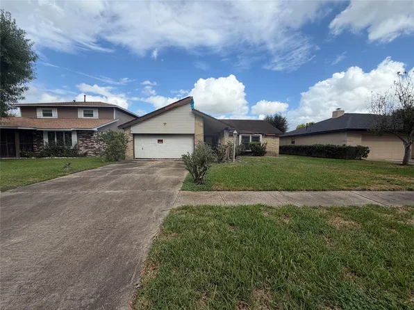 15155 Four Winds Dr, Missouri City, TX 77489