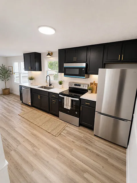 6 bed, 1776 sqft, $2,600 — Photo 2