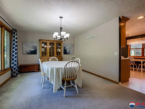 4th image of 6310 Oakridge Dr