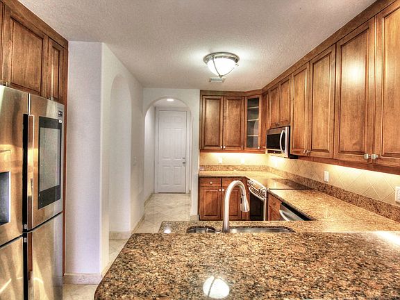 5th image of 20905 NE 31st Pl
