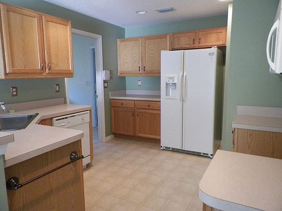 4th image of 1110 NE 21st Ter
