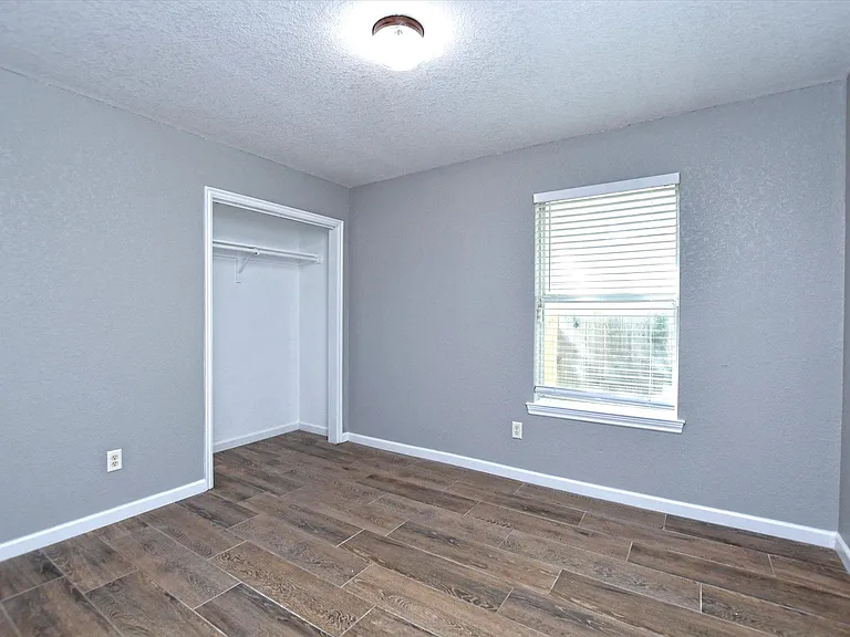 814 Monarch Ave — Photo 17