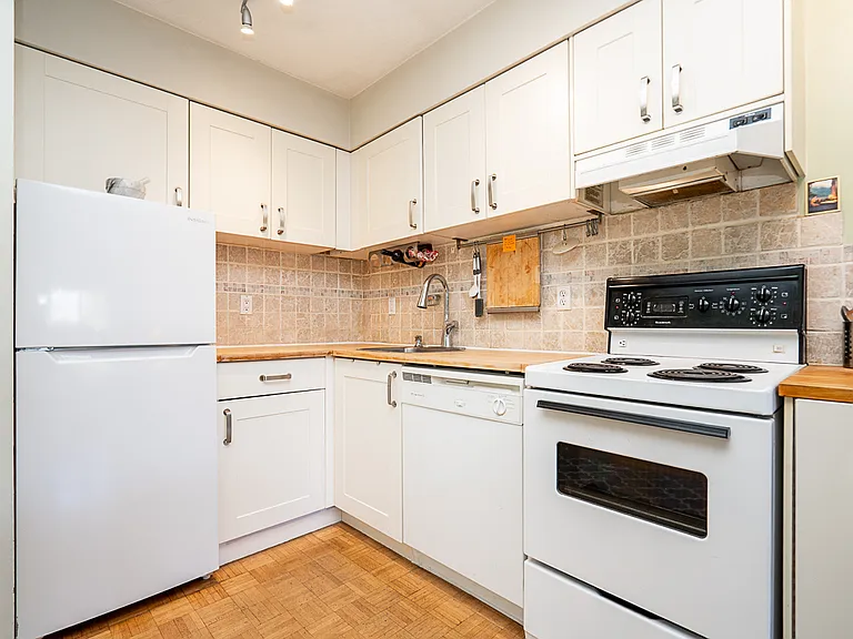2211 W 5th Ave #204 — Photo 10