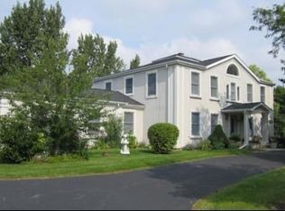 27372 N Oakleaf Ct, Mundelein, IL 60060