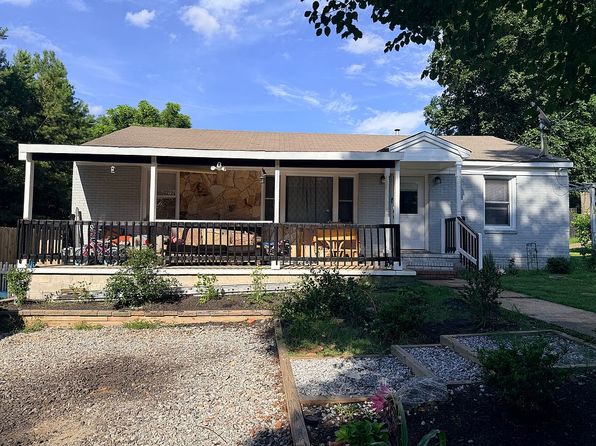 2 Lafayette Dr
