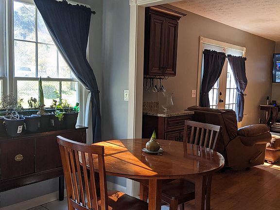 2nd image of 1511 Meadow Oak Dr