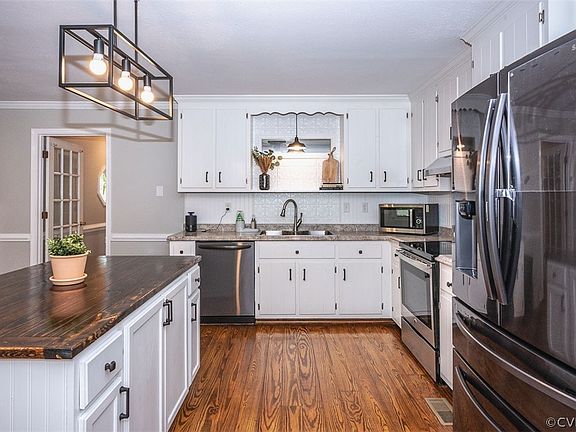 3rd image of 315 Bunker Ln