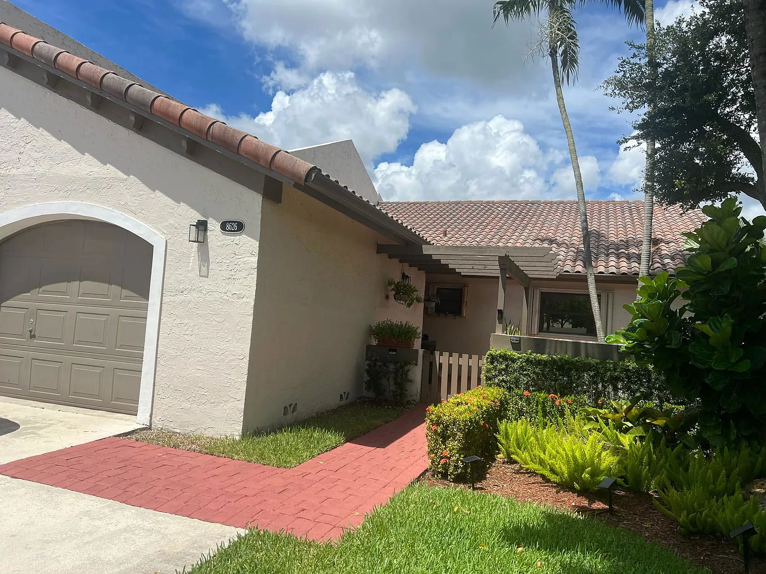 3 bed, 2.0 bath, 1492 sqft, $3,600 — Photo 1