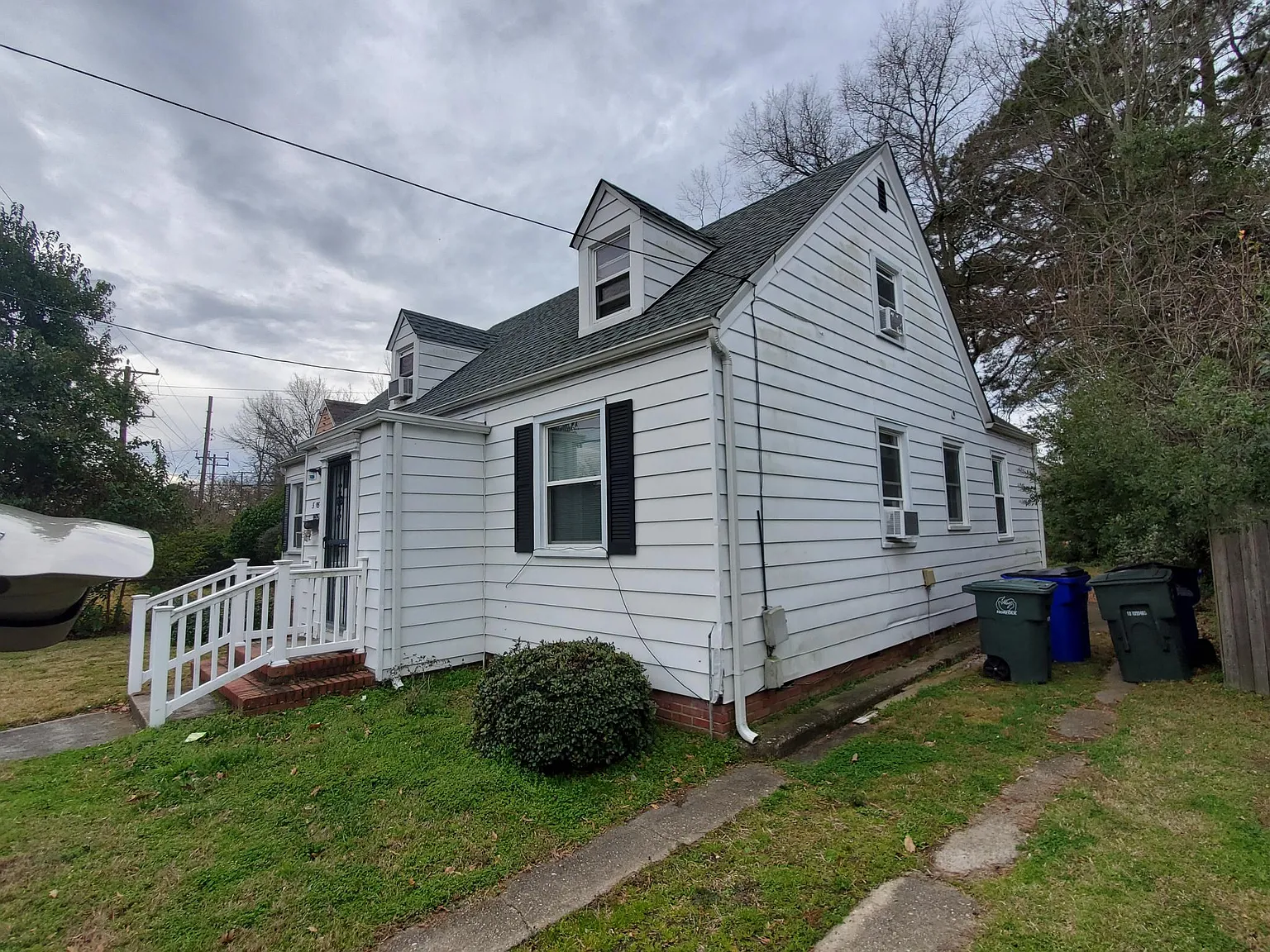 5 bed, 1573 sqft, $2,500 — Photo 2