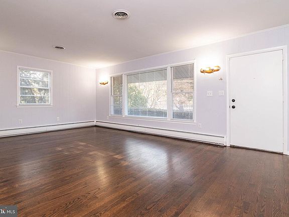 4th image of 225 Sunnyside Rd