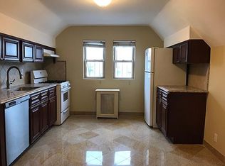 28-52 49th St #3F, Astoria, NY 11103