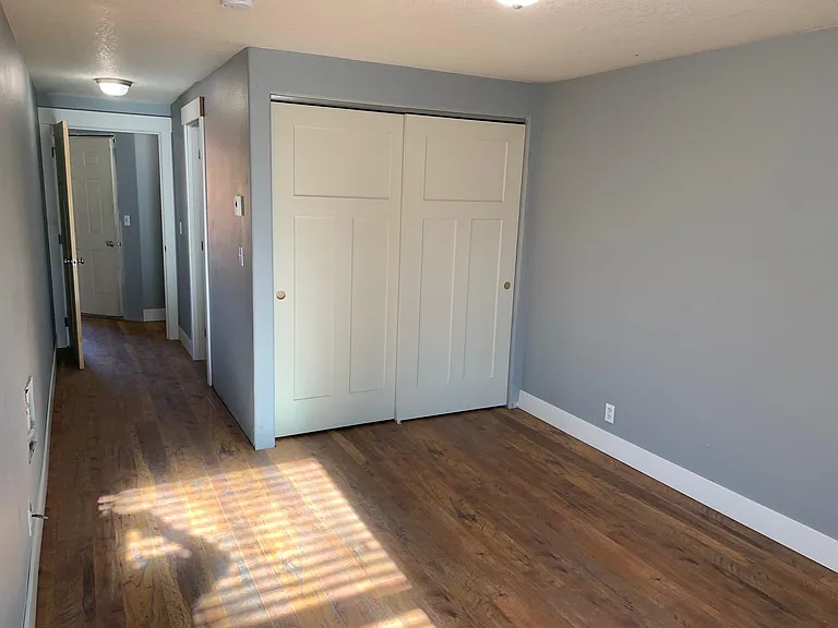 754 NE Oak Pl — Photo 6
