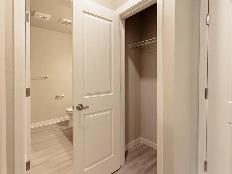 Abbey Creek Apartments — Photo 39