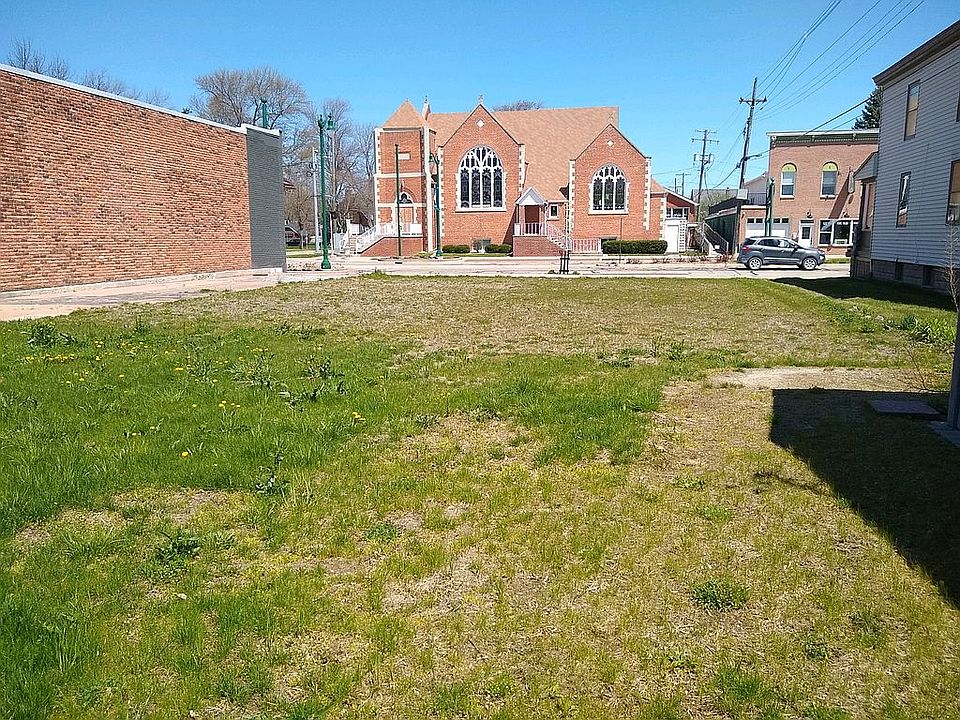 1st image of 223 Broadway St #229