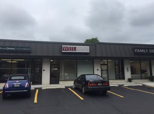 906 Waukegan Rd, Glenview, IL 60025