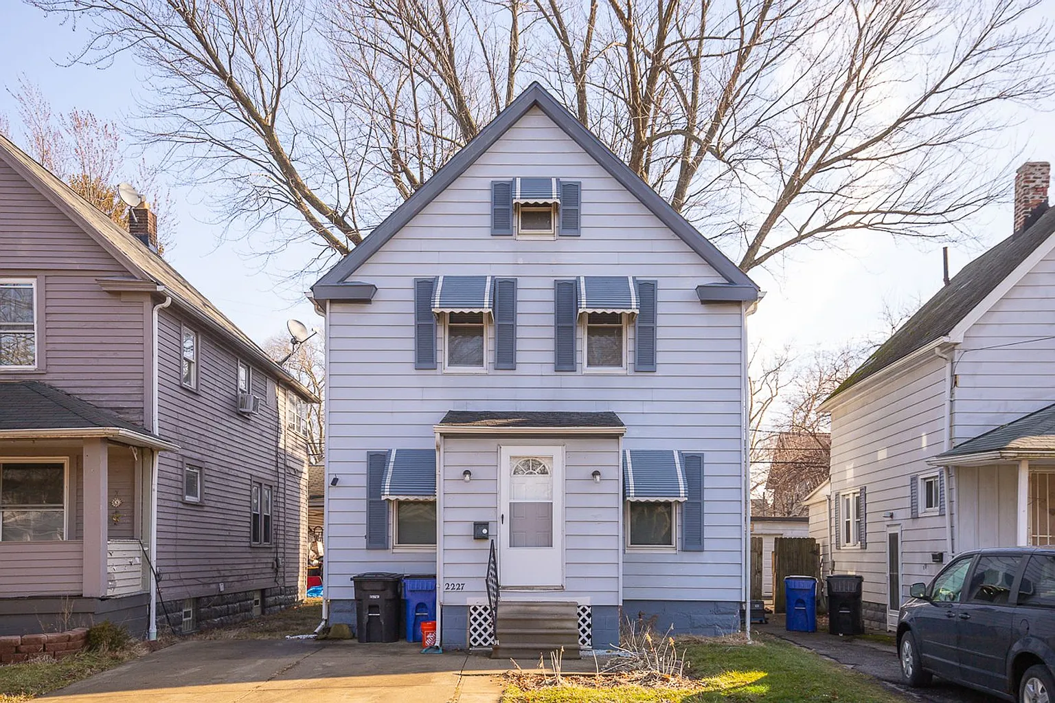 2227 W 103rd St photo 1