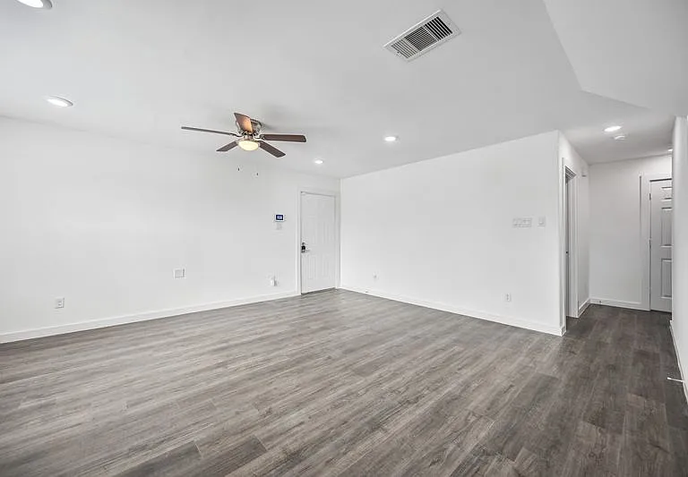 2320 Wavell St #B — Photo 12