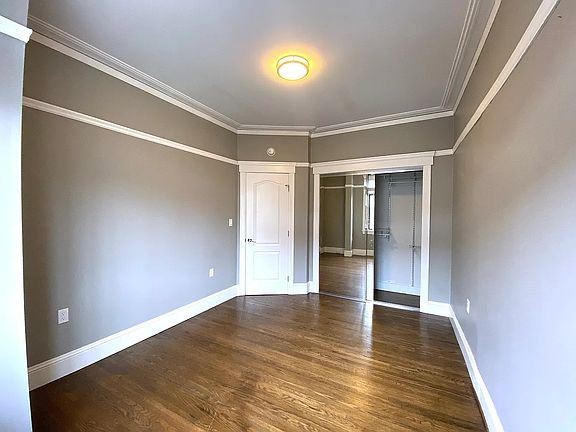 5th image of 2055 Polk St #9