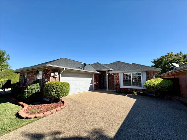 204 Bluebonnet Ln, Waxahachie, TX 75165