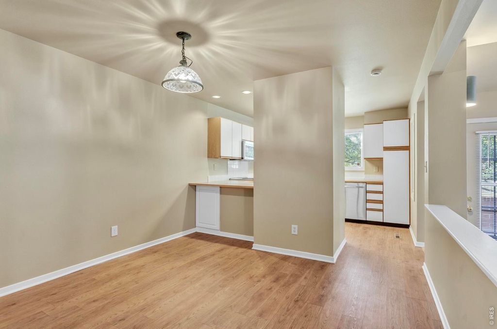 968 Richmond Dr #2