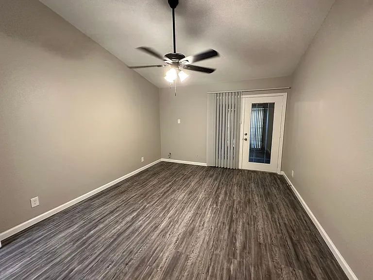 295 Mooring Cir — Photo 17