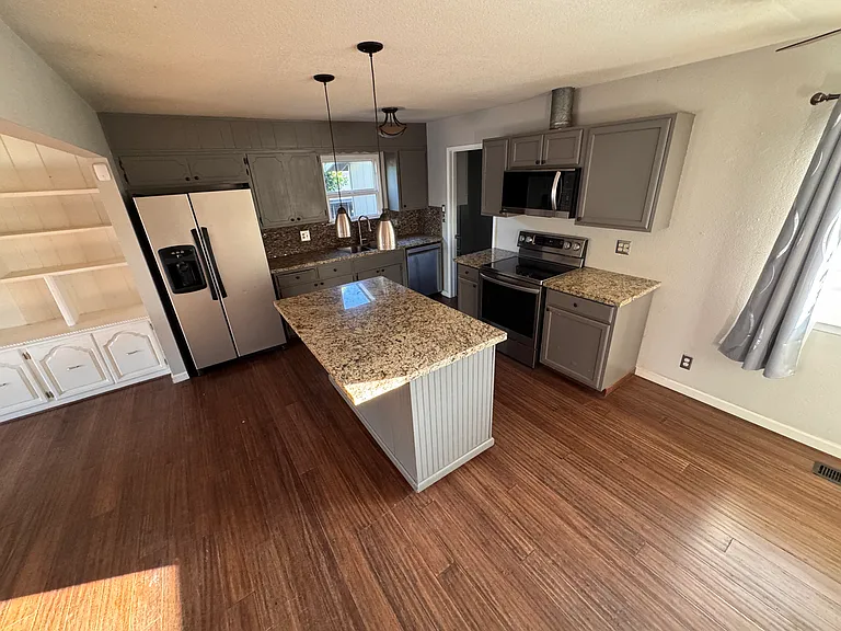 8118 Colonial Dr — Photo 8