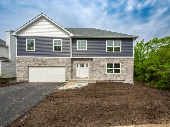 38470 N Adams St, Lake Villa, IL 60046