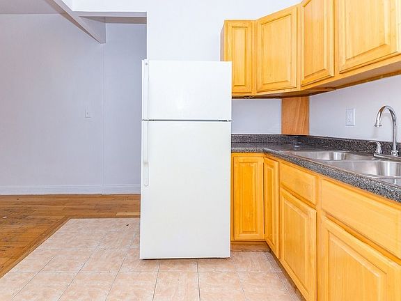 4th image of 1198 Carroll St #Am1