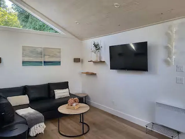 26XX Gordon Ave — Photo 3