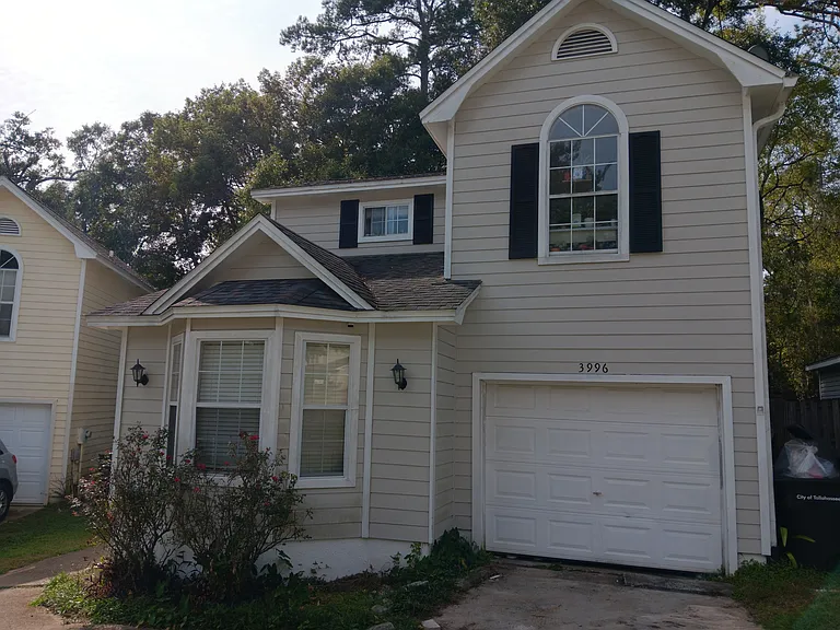 3996 Bothwell Ter — Photo 2