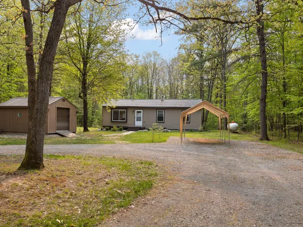 4670 Oakwood Dr, Lewiston, MI 49756