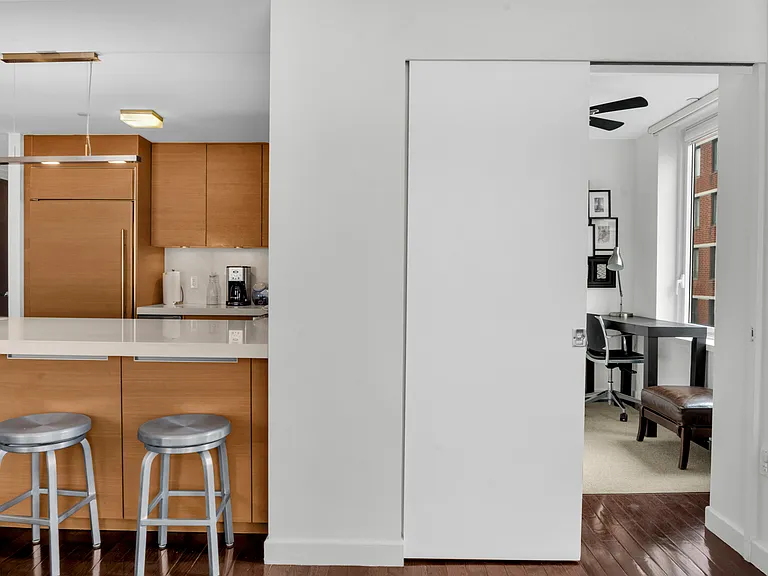 462 W 58th St #6B — Photo 7